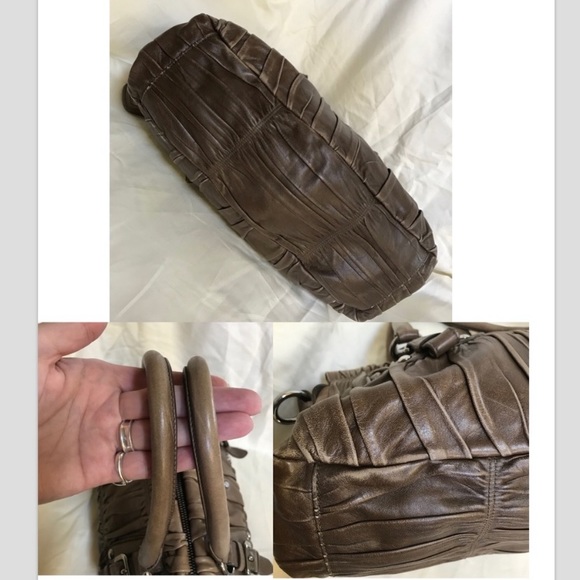Prada Gaufre brown medium nappa bag 👜 - Picture 4 of 8